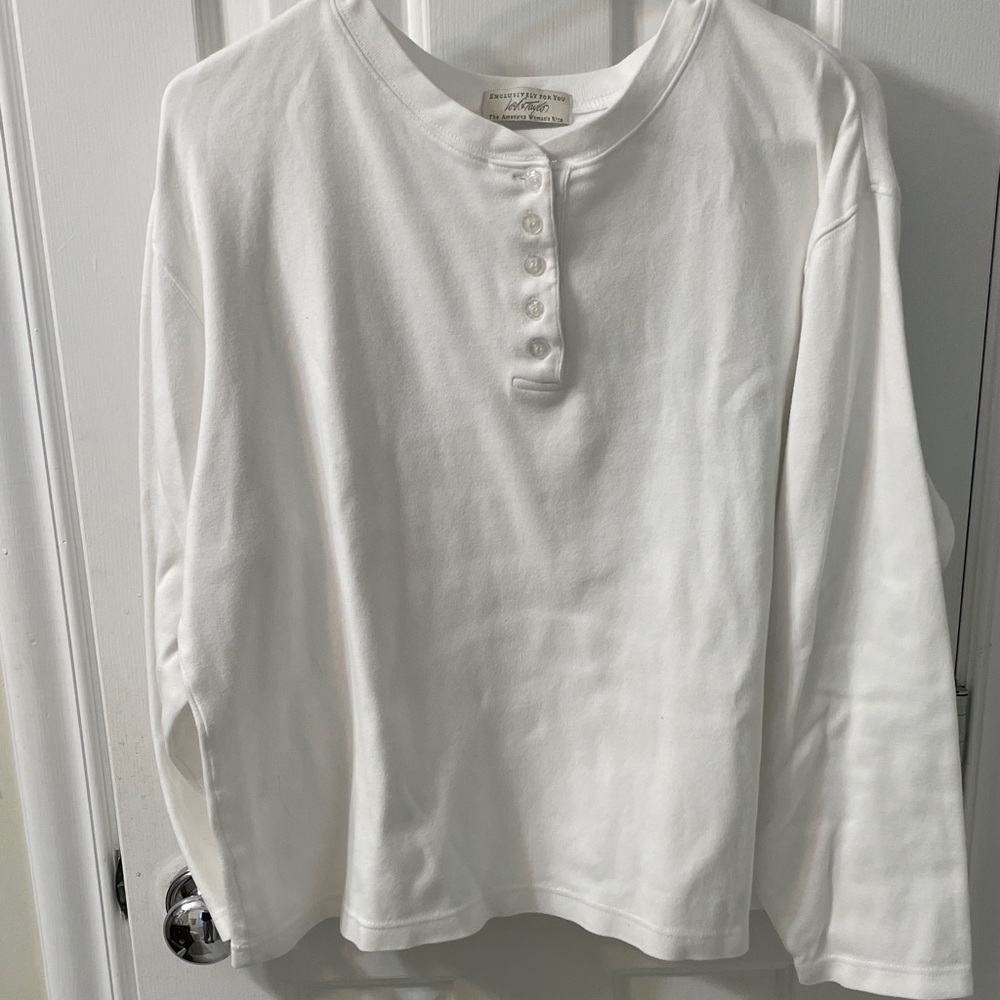Lord & Taylor White Long Sleeve Tee
